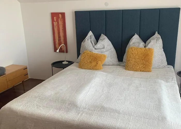 بيت للعطل Lilium *